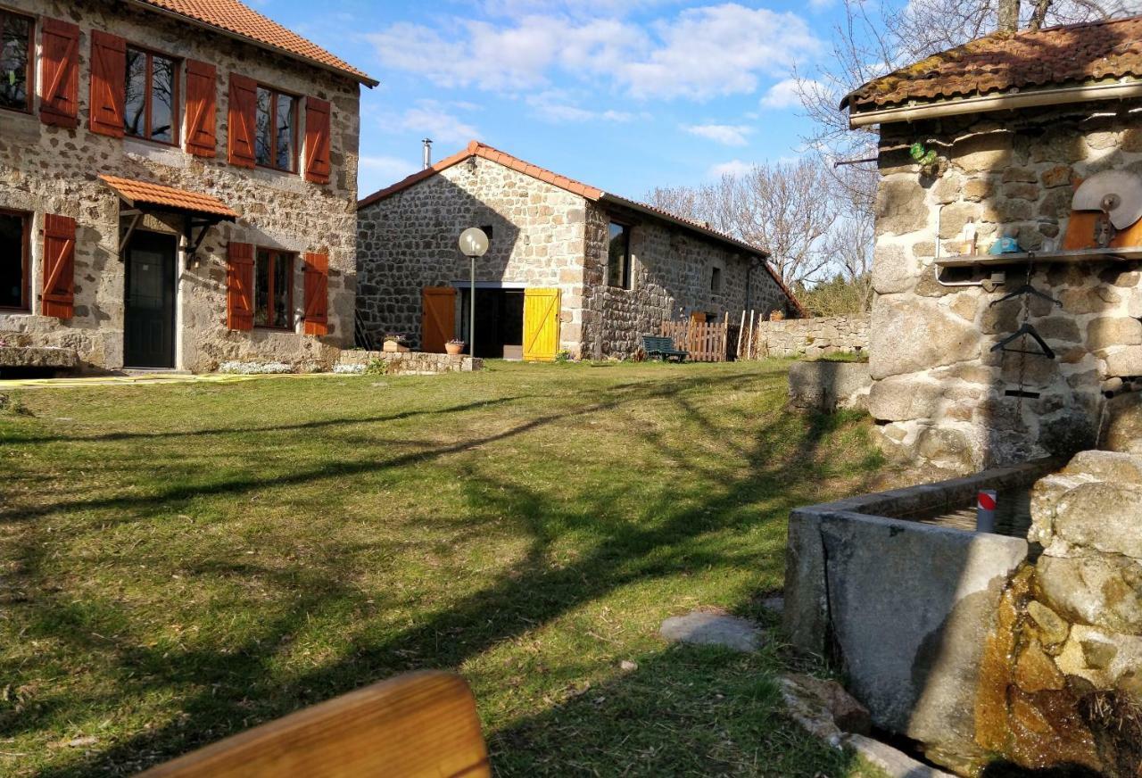 Отель Les Fayettes Montregard Экстерьер фото